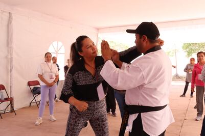Capacitan a mujeres del transporte público con enfoque de género