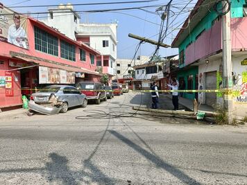 Dejan 20 domicilios sin luz tras derribe de un poste