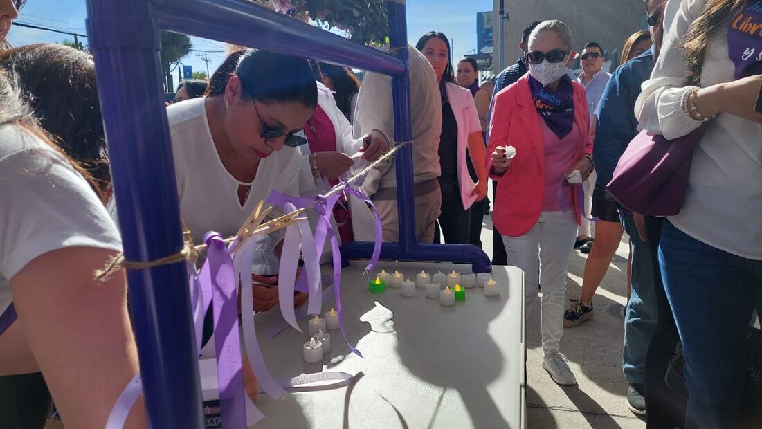 Encienden velas en el PJF; exigen resoluciones con perspectiva de género Foto: Lorena Rosas