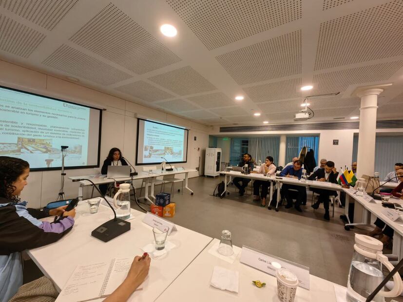Capacitan sobre el modelo de Destino Turístico Inteligente desarrollado en España | Foto: Especial
