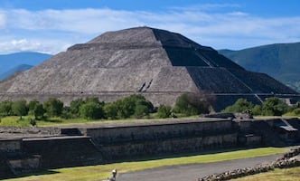 INAH descarta daños en Teotihuacán; imágenes virales de las pirámides "nevadas" fueron alteradas digitalmente, asegura 