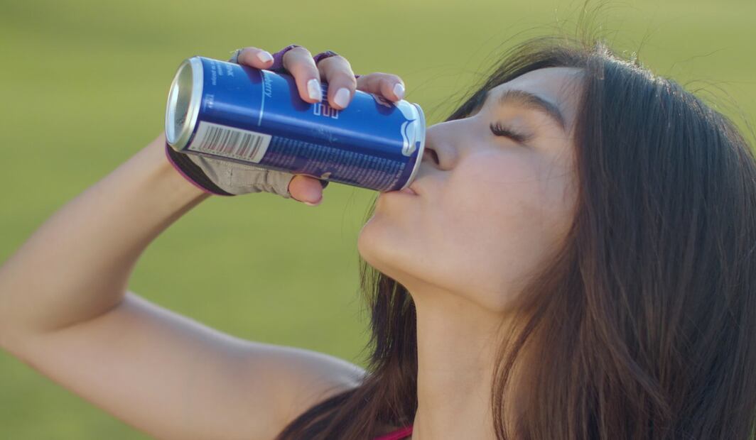 Las bebidas energizantes registraron crecimientos de 41% y los bronceadores subieron 60% ante los estragos de las altas temperaturas.
foto: Ilustrativa