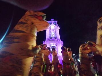 Invaden tiranosuarios el Reloj de Pachuca