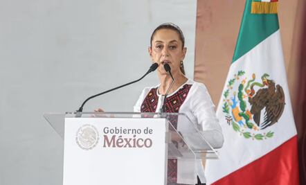 Tras entrega de 29 narcos a EU, hackearon el celular de Sheinbaum, asegura NYT; portavoz de Presidencia declinó hacer comentarios