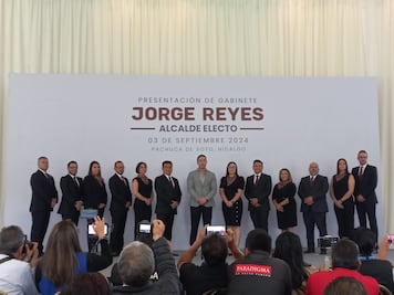 Alcalde electo de Pachuca presenta a su gabinete