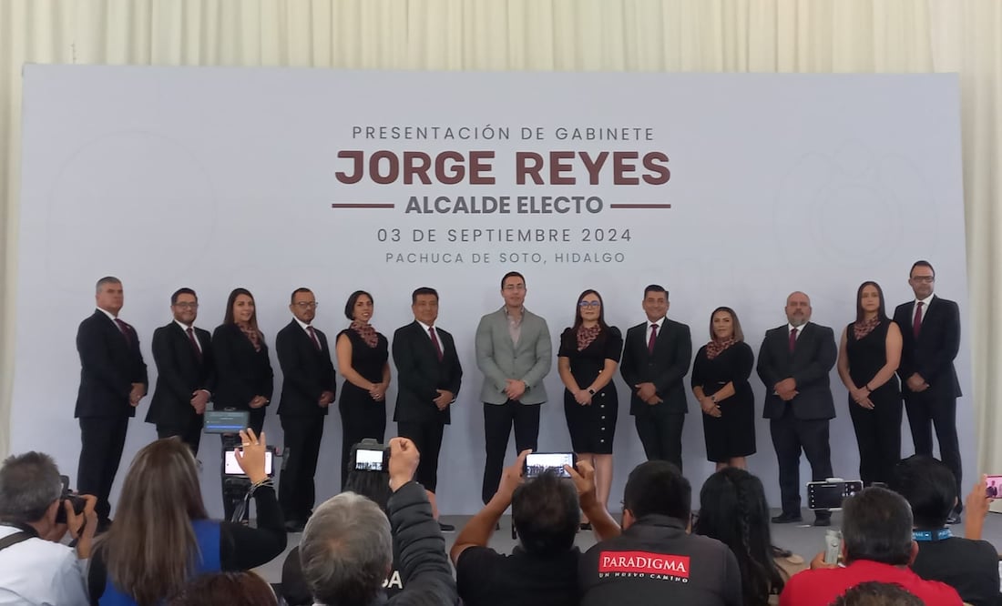 El alcalde elector Jorge Reyes informó que revisarán la legalidad de los permisos de los vendedores ambulantes | Foto: Especial