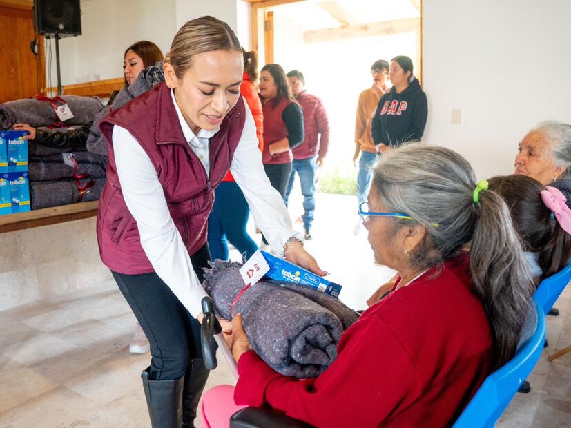 DIF Tepeji del Río lanza campaña "Jornada Contra el Frío" en apoyo a personas vulnerables | Foto: Especial