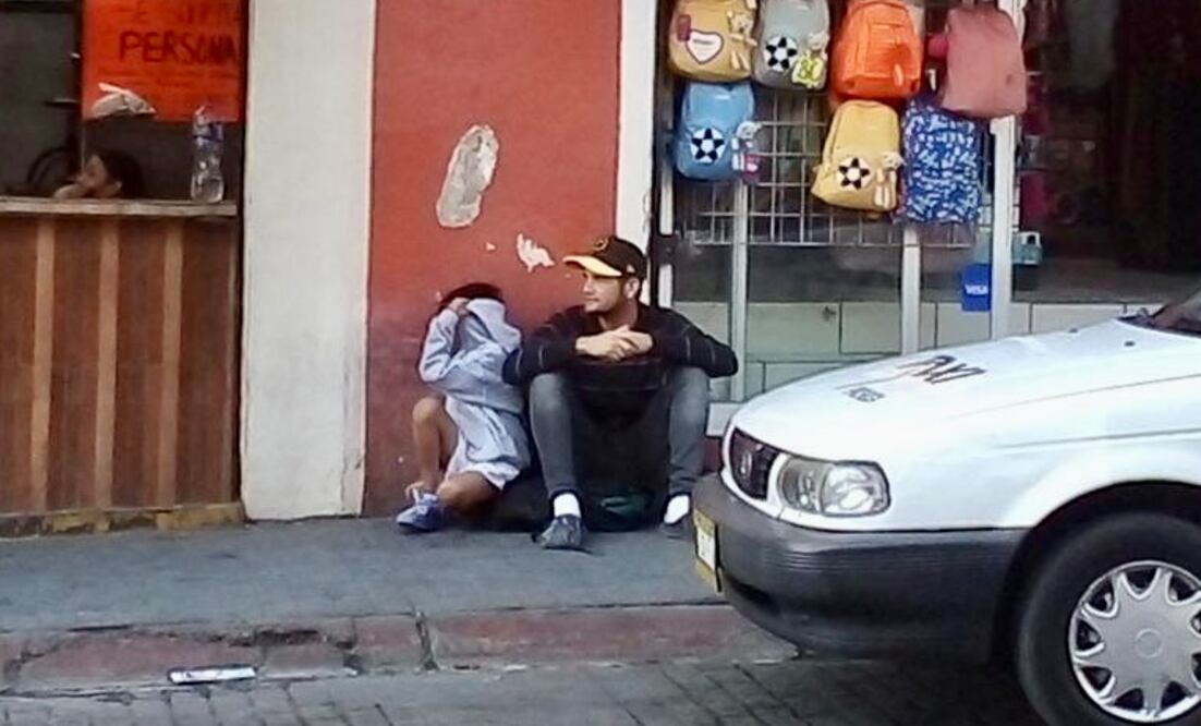 Miguel Ángel junto con su familia, han recorrido más de 10 mil kilómetros caminando desde Caracas, Venezuela y van con rumbo a los Estados Unidos | Foto: Arturo Torres