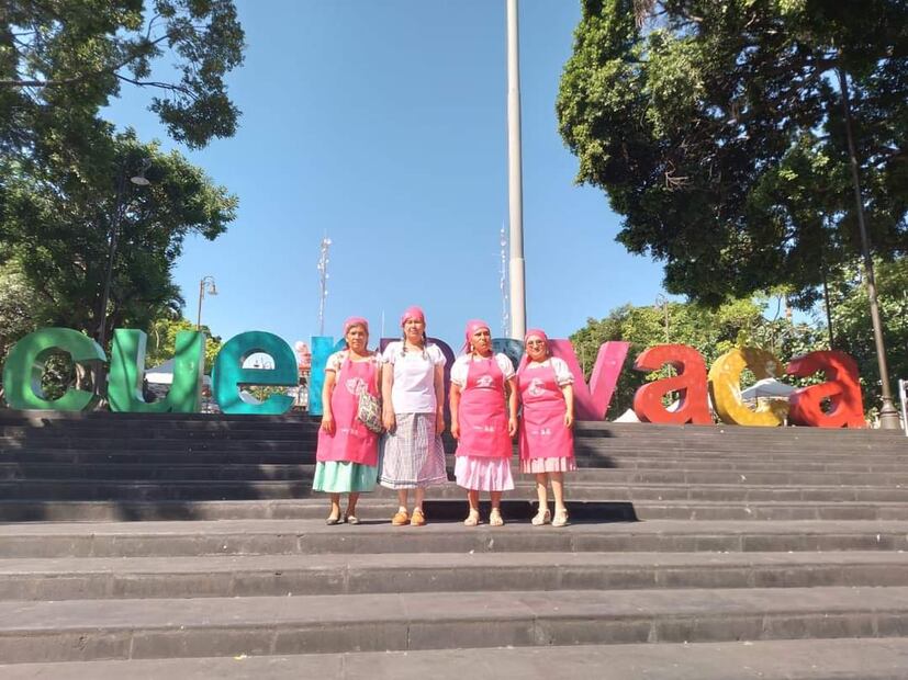 Cocineras tradicionales del Valle del Mezquital participan en encuentro de cocineras en Morelos 

Foto: Facebook del Gobierno Mpal. De Santiago de Anaya