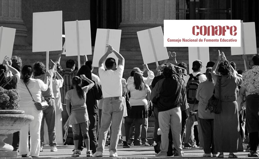 Docentes de CONAFE se manifiestan en Huejutla por mejoras salariales