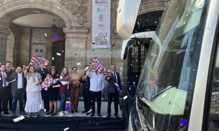 Arranca la primera excursión de “Colibrí Viajero” del 2025; adultos mayores conocerán playas de Acapulco 