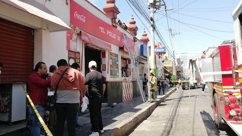 Incendio en rosticería de Tulancingo moviliza a bomberos