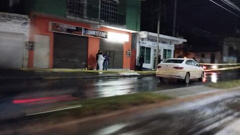 Clausuran bar tras el asesinato de médico en Huejutla