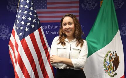La astronauta mexicana Katya Echazarreta presume su "Baby Bump" con una emotiva foto en París