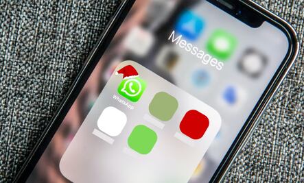 ¿Cómo ponerle un gorrito de navidad al ícono de WhatsApp?