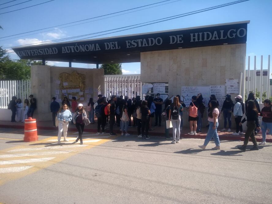 Estudiantes de la Escuela Superior de Tlahuelilpan (ESTL) tomaron, de manera pacífica, las instalaciones Foto: Joselyn Sánchez