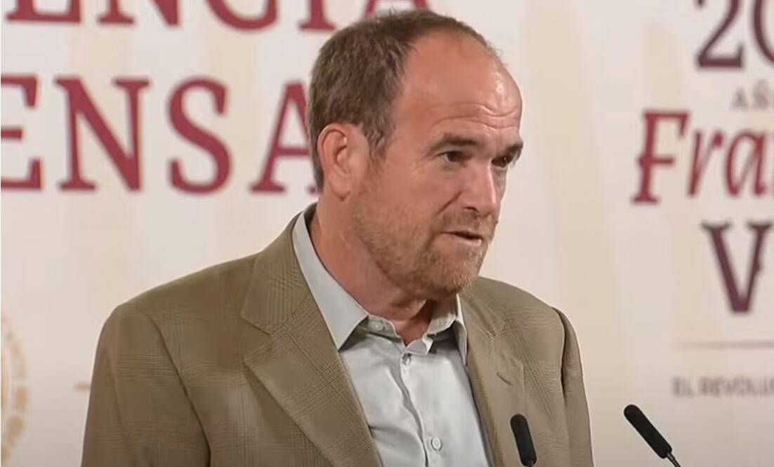 El subsecretario de Salud, Ruy López Ridaura, hizo un llamado a vacunarse en esta temporada invernal para prevenir enfermedades | Foto: Especial