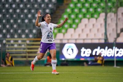 Charlyn Corral se convierte en la goleadora histórica de las Tuzas