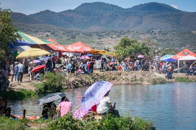 Recomienda PC portar una tarjeta de seguridad para asistentes a Santiagada