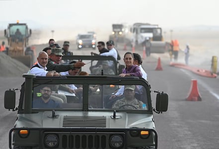 Sheinbaum supervisa obras del Tren México-Pachuca; "le vamos a ganar a AMLO en kilómetros", dice 