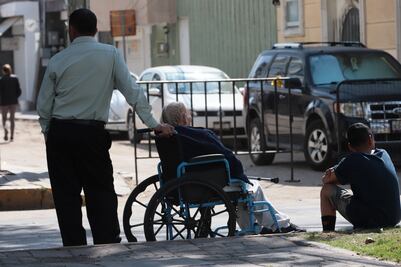 Programa de apoyo a cuidadores de personas con discapacidad contará con solo 5 millones de pesos