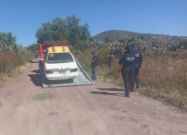 Encuentran a hombre sin vida dentro de taxi en Tolcayuca