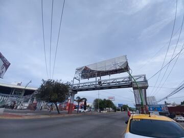 Exregidores priistas frenaron retiro de publicidad en puentes peatonales