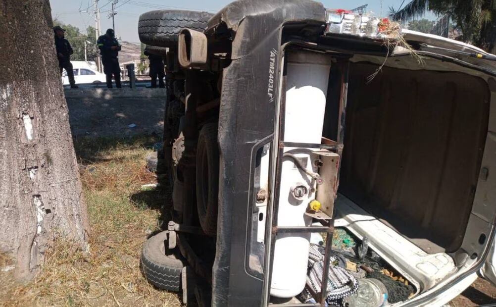 Volcadura de combi deja un muerto en la México-Pachuca | Foto: Especial