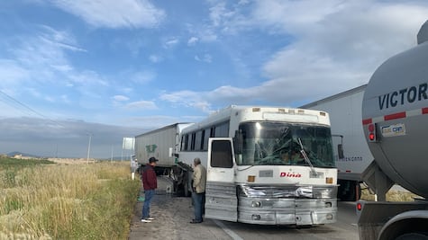Choque múltiple e incendio de camión generan caos en el Arco Norte