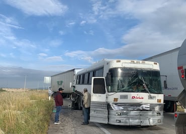 Choque múltiple e incendio de camión generan caos en el Arco Norte