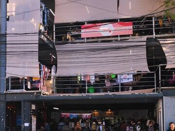 Ayuntamiento de Pachuca detecta bazar sin licencia en edificio de estacionamiento