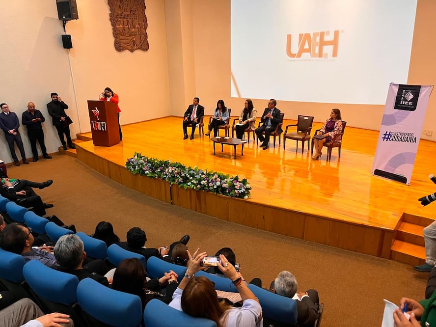 Autoridades electorales y jurisdiccionales llamaron a reforzar las sanciones por violencia política contra las mujeres en razón de género rumbo a las elecciones de 2027 en Hidalgo | Foto: Ricardo Calleja
