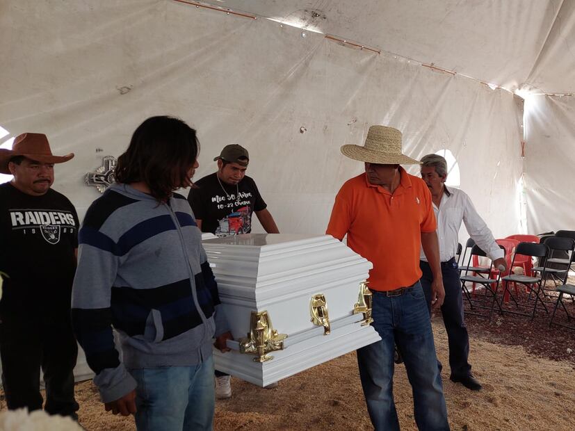 Con una misa en casa, despiden a Adriel en la localidad de Xitzo | Foto: Lorena Rosas