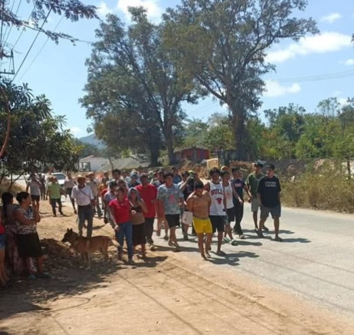 El hombre fue asegurado por habitantes tras ser ubicado dentro del domicilio durante la mañana | Foto: especial