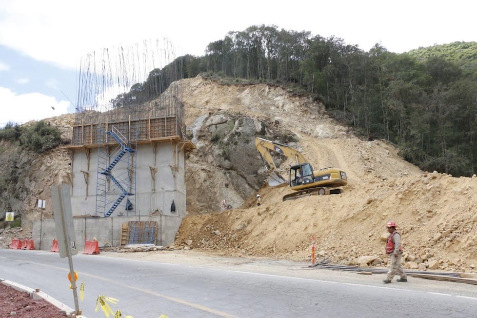 Avanza estabilización de taludes en la carretera Real del Monte–Huasca | Foto: Luis Soriano