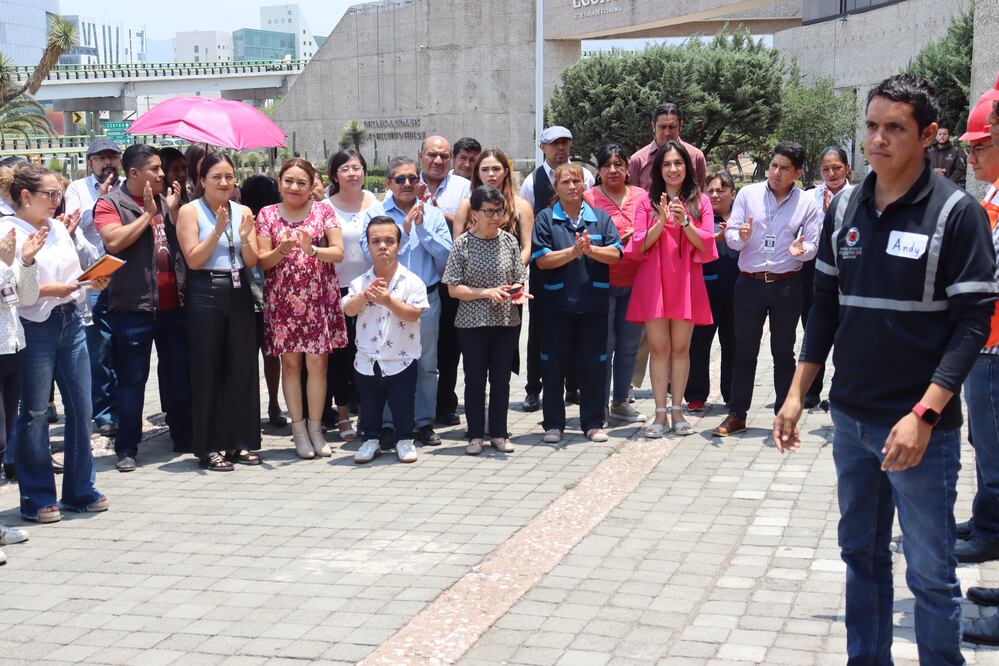 En el simulacro, participaron 104 personas, quienes, con calma, sin correr, ni empujar, salieron de las instalaciones en un minuto y 40 segundos I Foto: Gobierno de Hidalgo