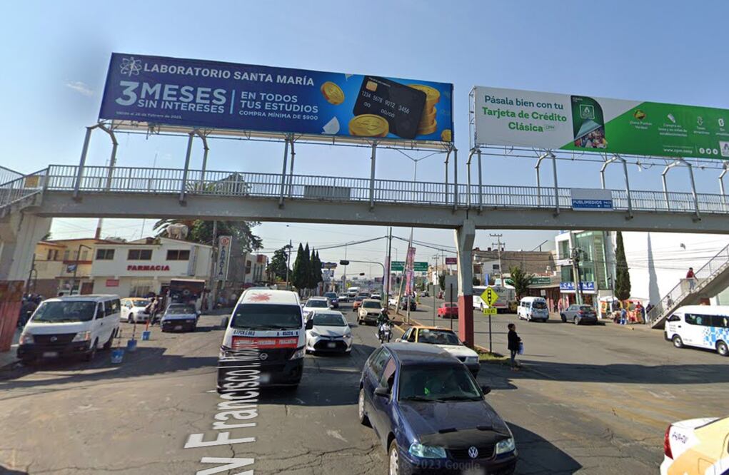 En la primera semana de noviembre de 2023, autoridades del gobierno estatal en conjunto con las del municipio de Pachuca anunciaron la demolición del puente peatonal situado a la altura del Hospital General y atribuyeron las afectaciones infraestructurales a los anuncios publicitarios de la empresa Publirex. I Foto: Google Maps