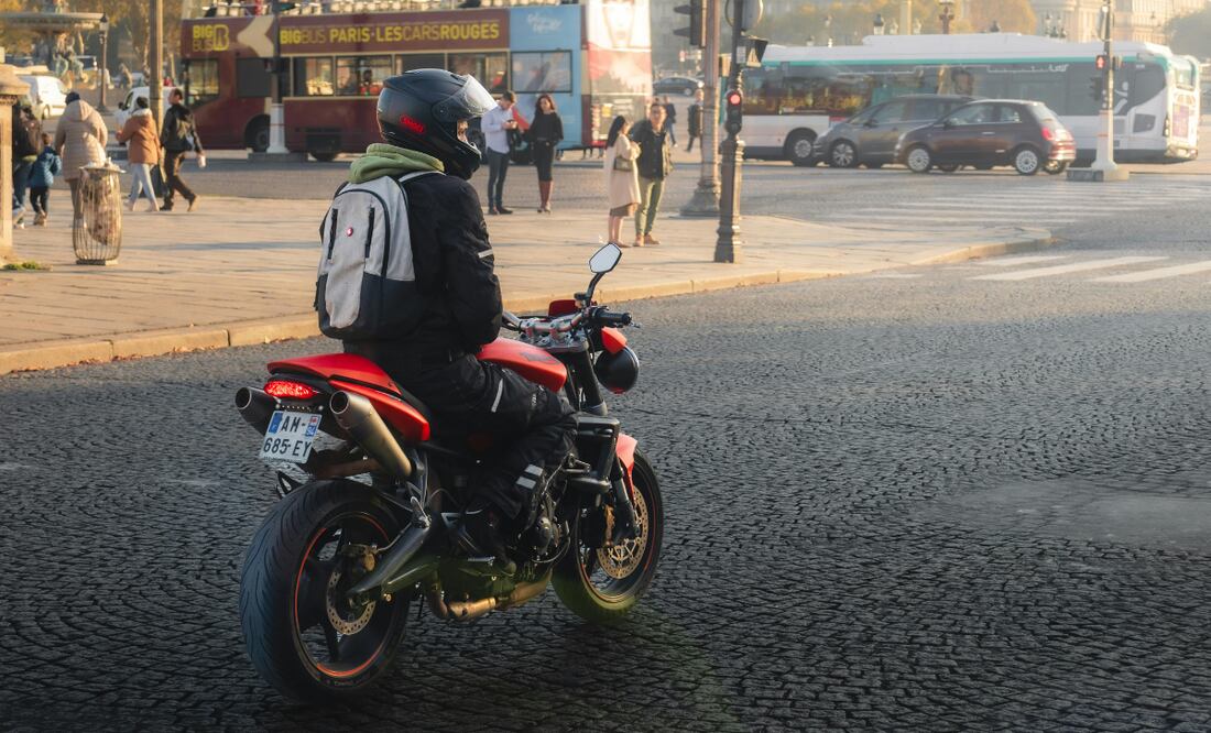 Un casco puede salvar tu vida | Foto: Pexels