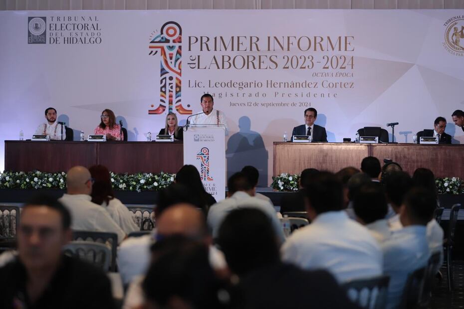 Sesión solemne del Tribunal Electoral del Estado de Hidalgo durante la cual el magistrado presidente del TEEH Leodegario Hernández rinde su primer informe de labores  I foto: Luis Soriano