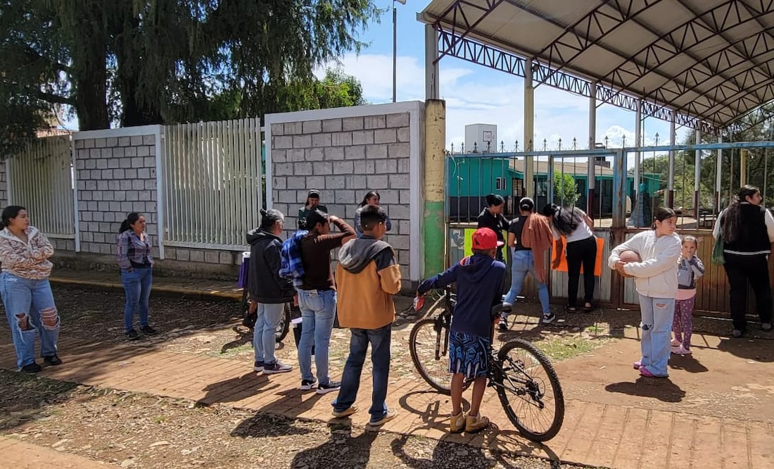 Exigen garantizar el derecho a la educación de sus hijos | Foto: especial