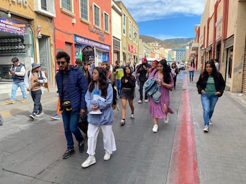 Marchan alumnos paristas y padres de familia de la UAEH