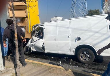 Choque en la avenida Ejército Mexicano deja un conductor fallecido en Tizayuca