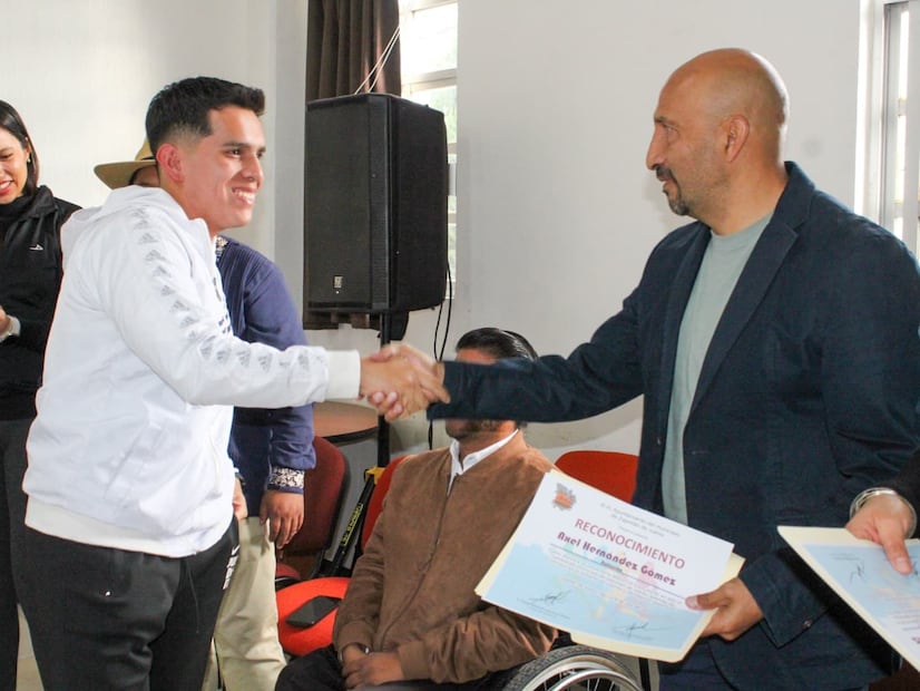 Atletas y paratletas de Zapotlán fueron reconocidos por sus trayectorias. I Foto: Inhide