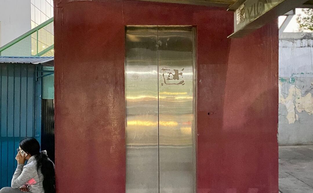 Los elevadores fueron pensados para estaciones del transporte donde más personas con alguna discapacidad llegan como es la zona de hospitales | Foto: Luis Soriano