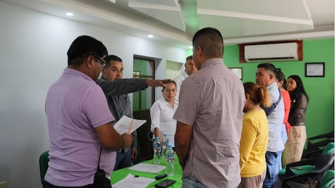 Finalmente cabildo de Pisaflores tomar protesta a Silvestre García como alcalde