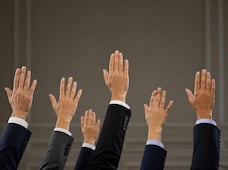 Crece rechazo contra reforma que otorga libertad a alcaldes para aprobar convenios