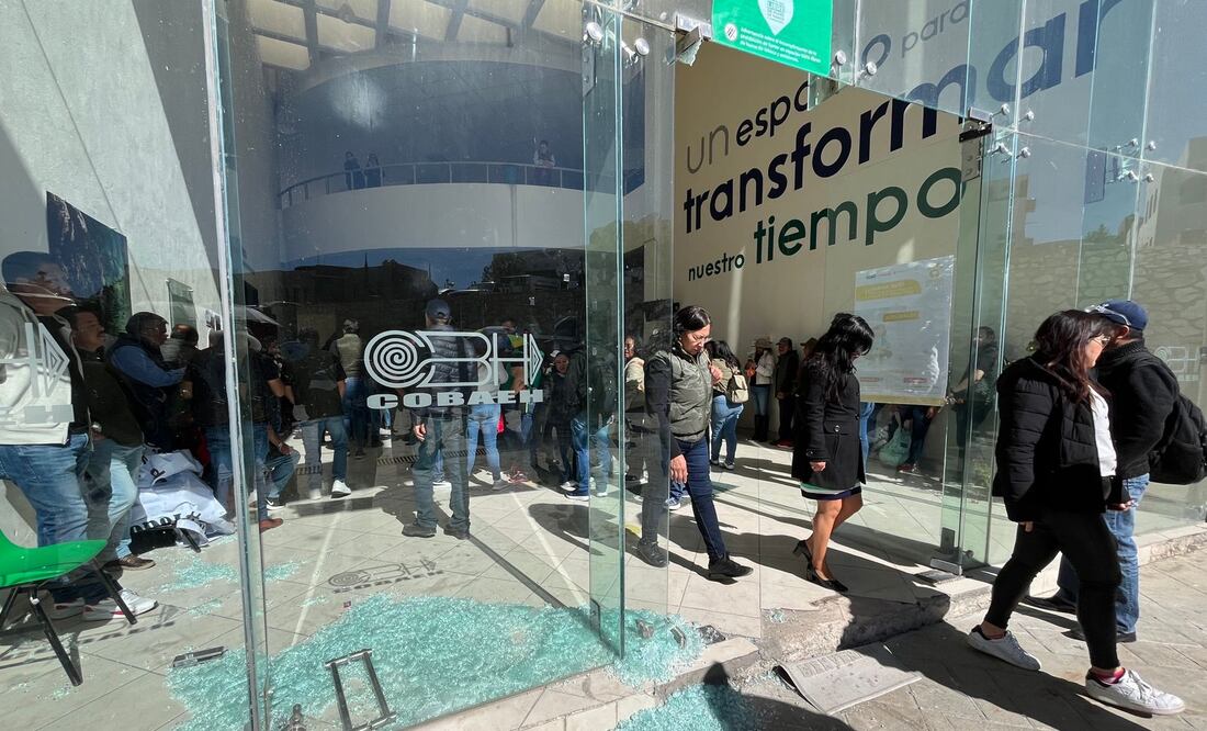 Al menos mil 500 trabajadores del COBAEH no han recibido bonos por 2 mil 500 pesos | Foto: Ricardo Calleja