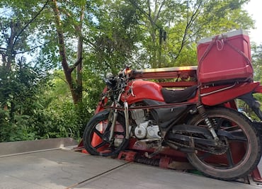 Muere motociclista tras chocar contra un poste en la carretera Huejutla–Candelaria