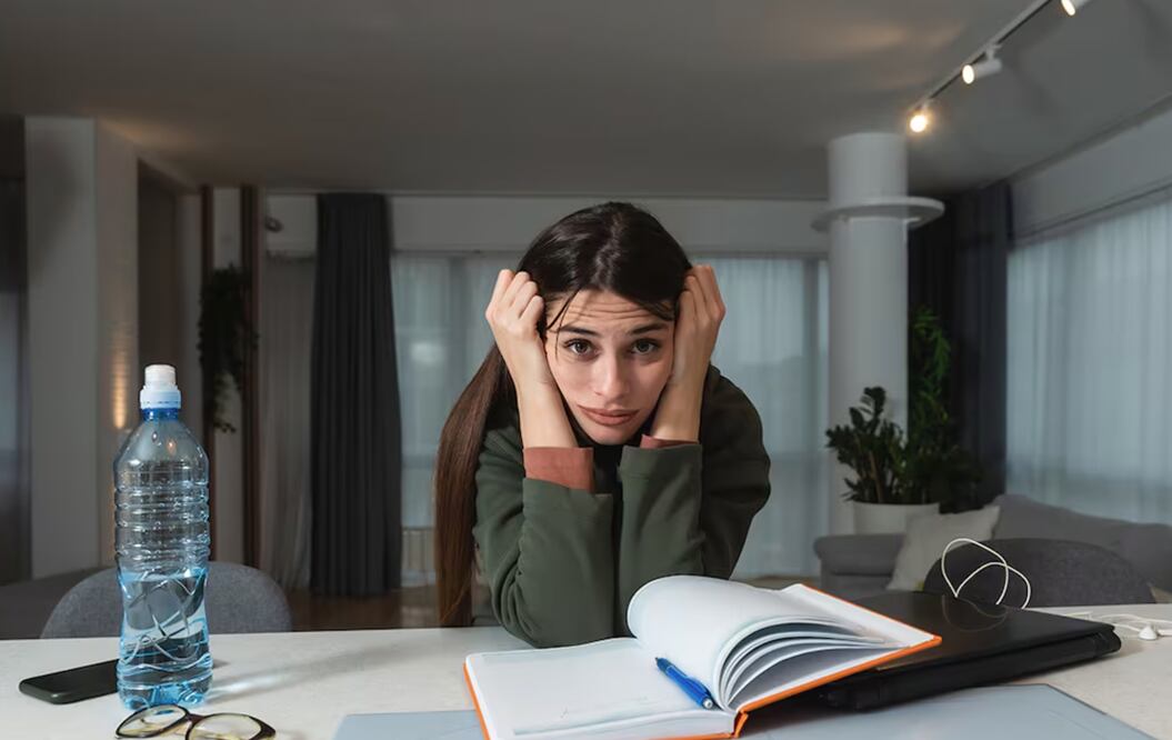 La hiperactividad en adultos puede generar dificultades para concentrarse en el trabajo o estudio, afectando la calidad de vida. Foto: Cortesía Centro Médico ABC