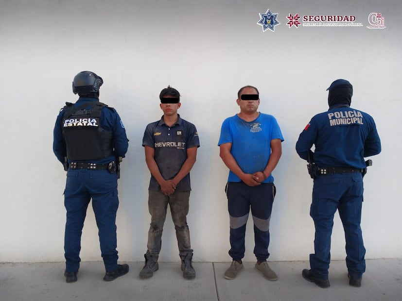 Detienen a dos hombres mientras desvalijaban tractocamión robado en el Arco Norte | Foto: SSPH